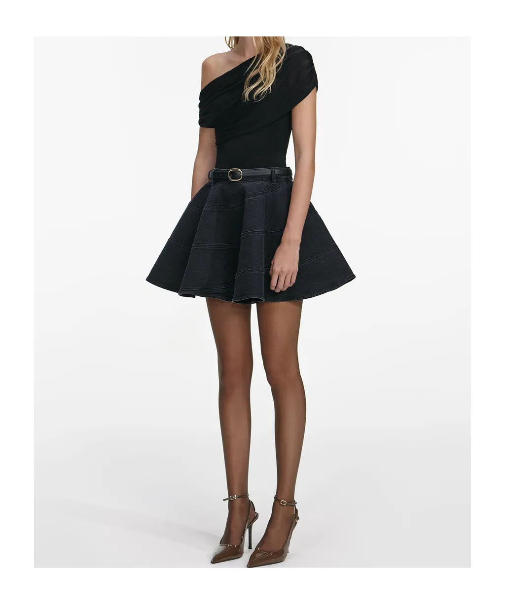 Asymmetric-Design Top