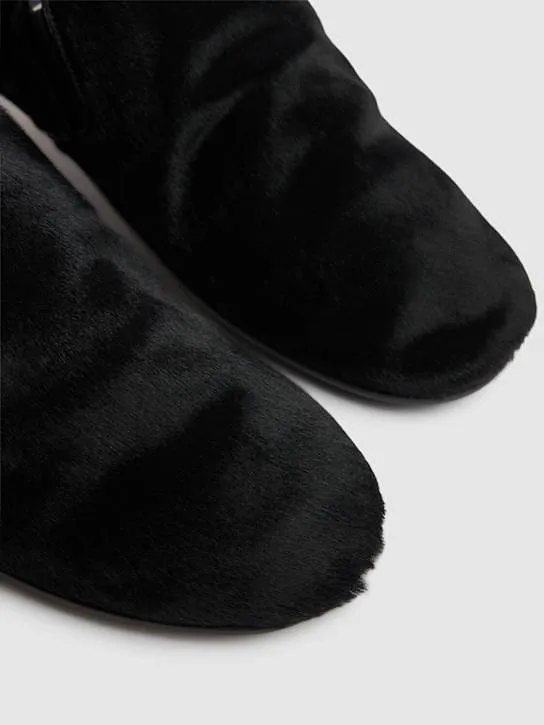 Vincit Puts On Loafers