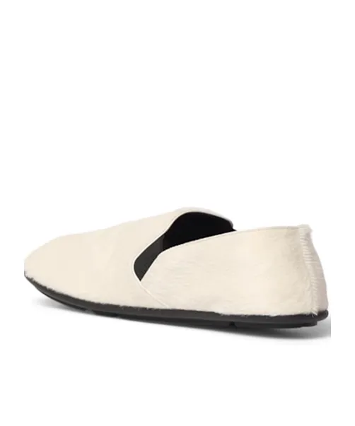 Vincit Puts On Loafers