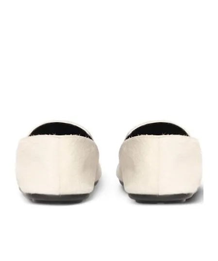 Vincit Puts On Loafers
