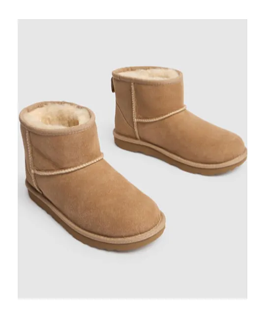 Logo Boots