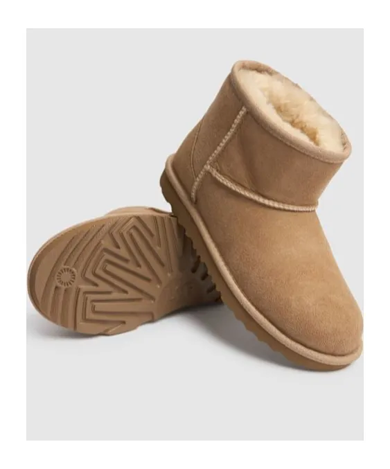 Logo Boots