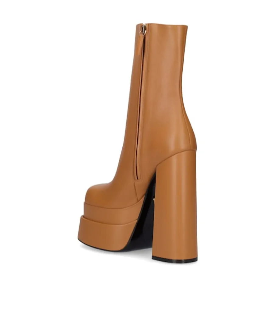 Logo High Heels And Bare Boots
