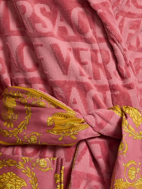 Long-Sleeved Bathrobe