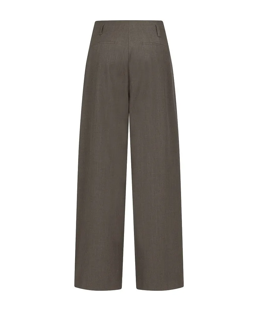 Straight Tuck Pants