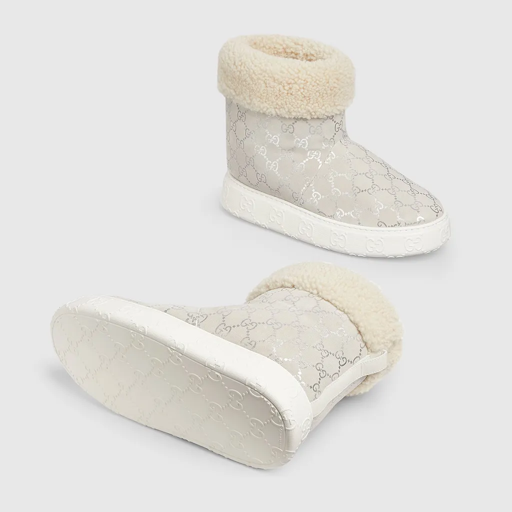 Boot With Merinos Trim
