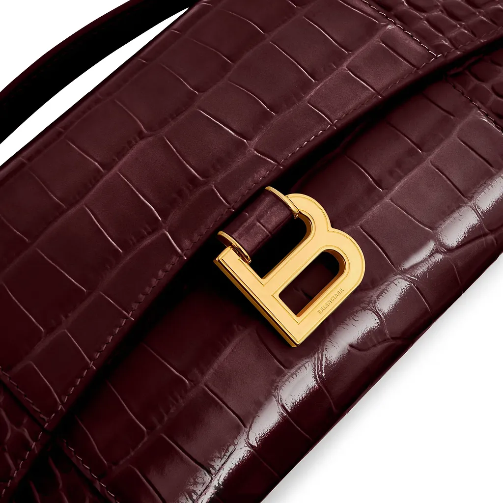 Hourglass Pochette With Chain