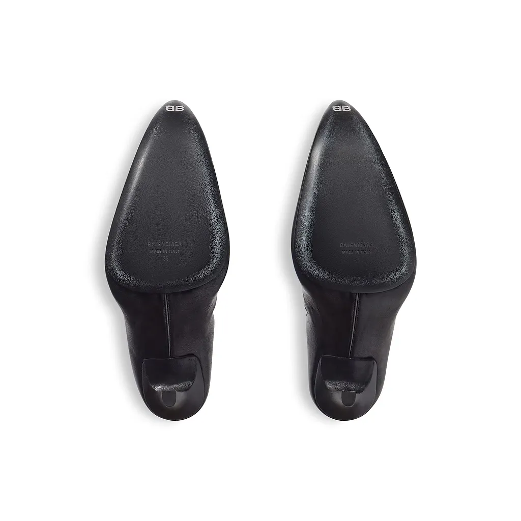Poulaine Boot