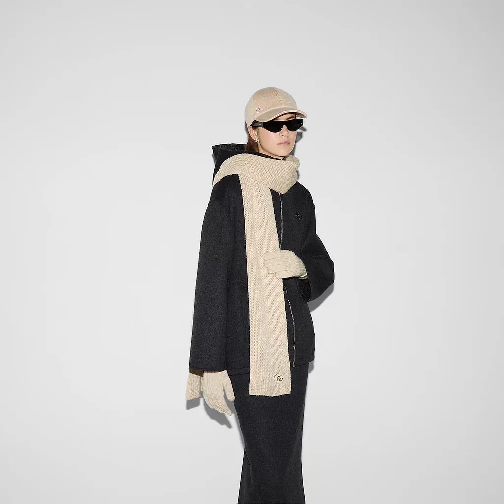 Wool Cable Knit Scarf