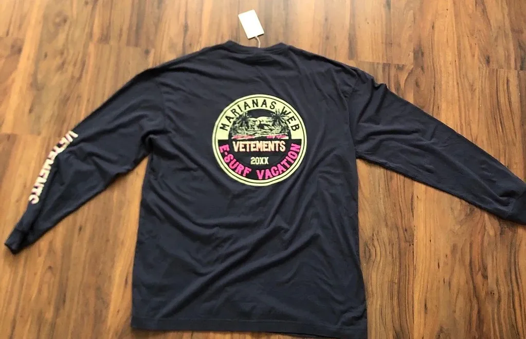 Marianas Web Sweatshirt