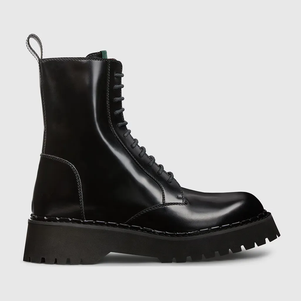 Boot With Web