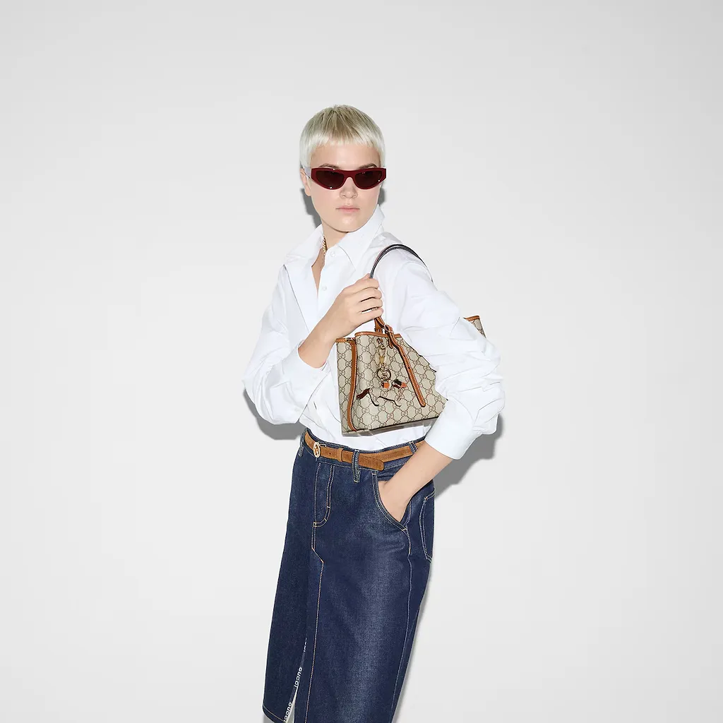Gg Emblem Medium Tote Bag