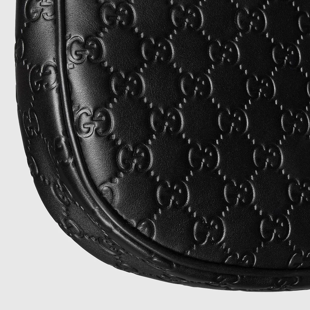 Gg Emblem Medium Shoulder Bag