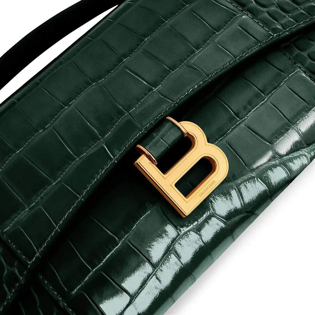 Hourglass Pochette With Chain