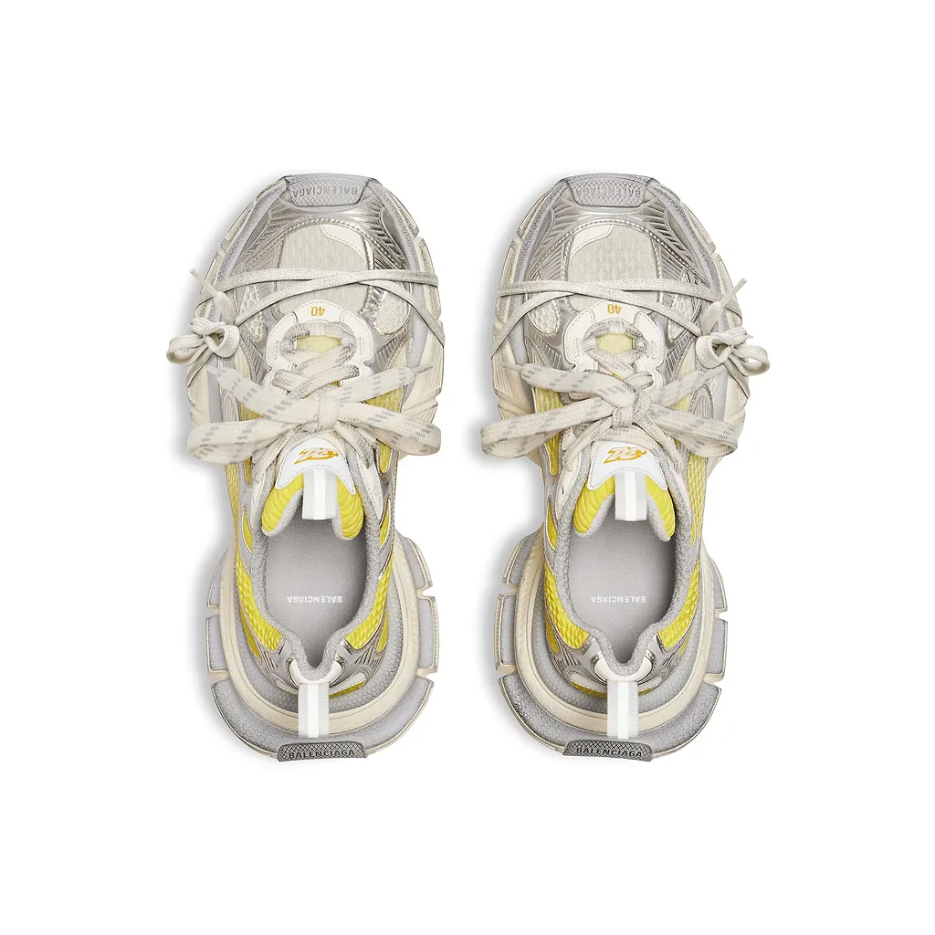 3Xl Gradient Sneaker