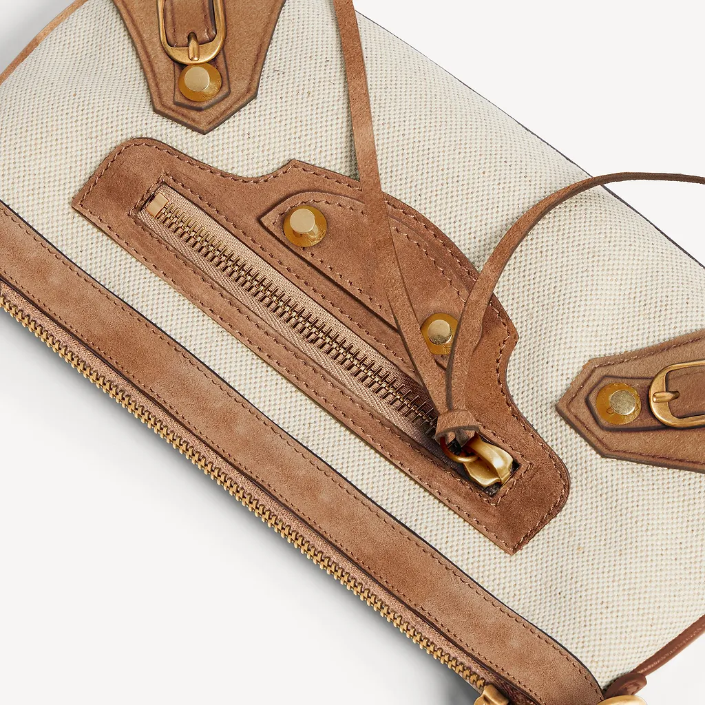 Le City Pouch On Strap