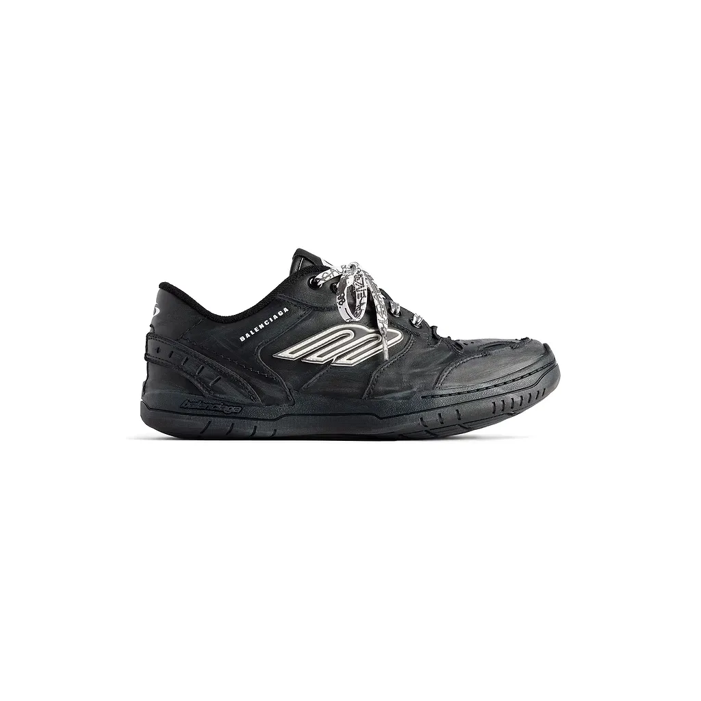 Hamptons Worn-Out Sneaker