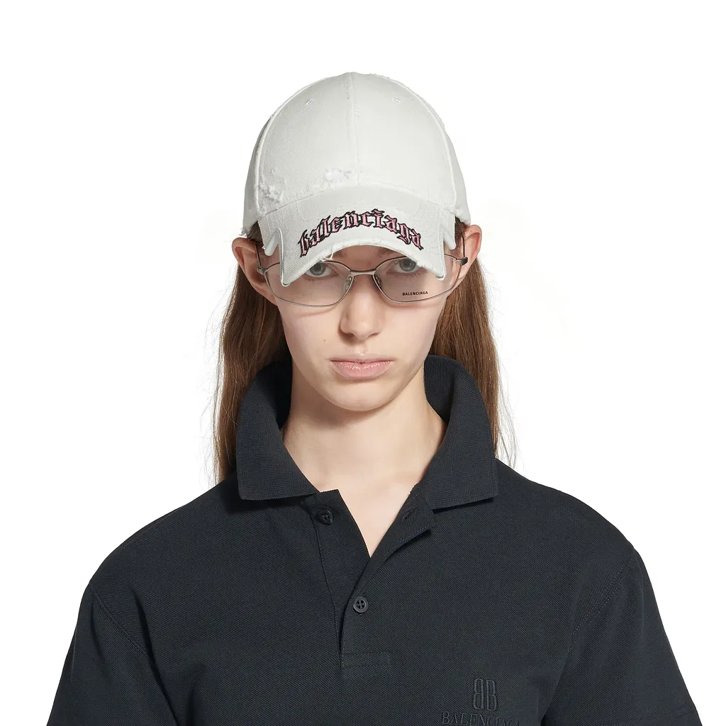 Blackletter Script Cap