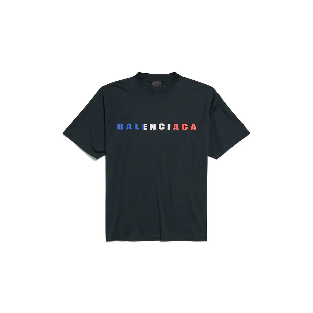 International T-Shirt Medium Fit