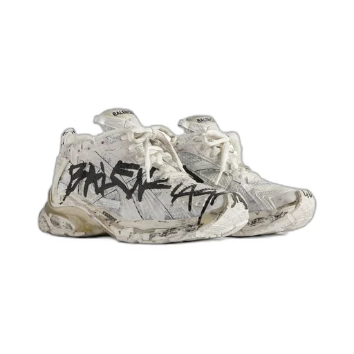 Runner Graffiti Sneaker
