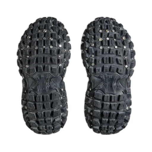 Bouncer Screw Sneaker With Piercings 