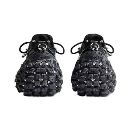 Bouncer Screw Sneaker With Piercings 