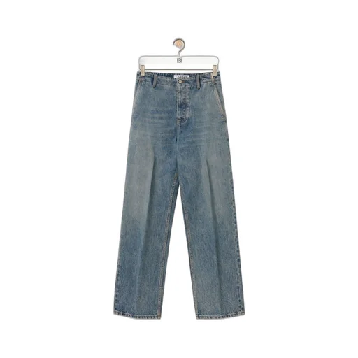 Jeans in denim