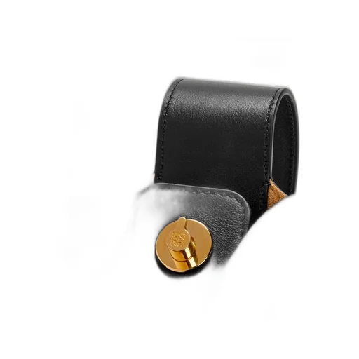 Medium Pebble bucket in mellow calfskin