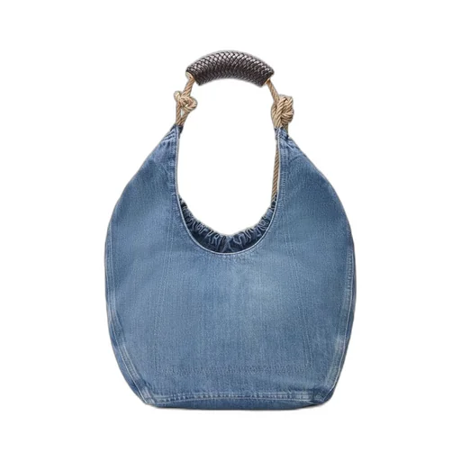 Medium Squeeze bag in washed denim