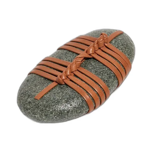 Kagero knot stone with calfskin