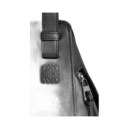 Compact Hammock bag in classic calfskin