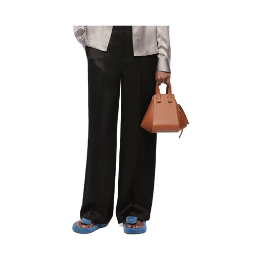 Compact Hammock bag in classic calfskin