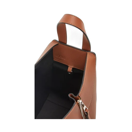Compact Hammock bag in classic calfskin