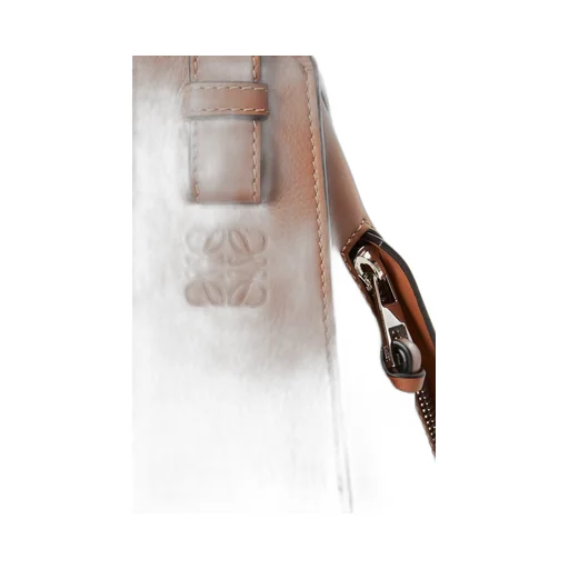 Compact Hammock bag in classic calfskin