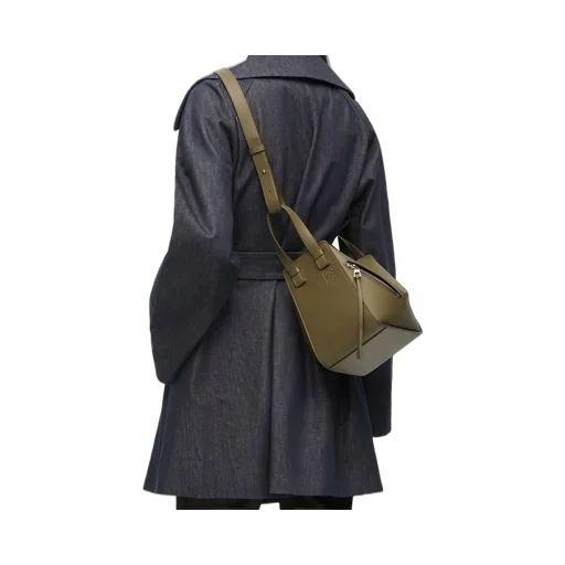 Compact Hammock bag in classic calfskin