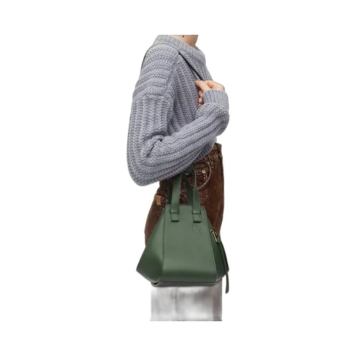 Compact Hammock bag in classic calfskin