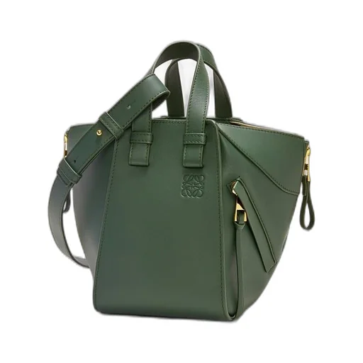 Compact Hammock bag in classic calfskin