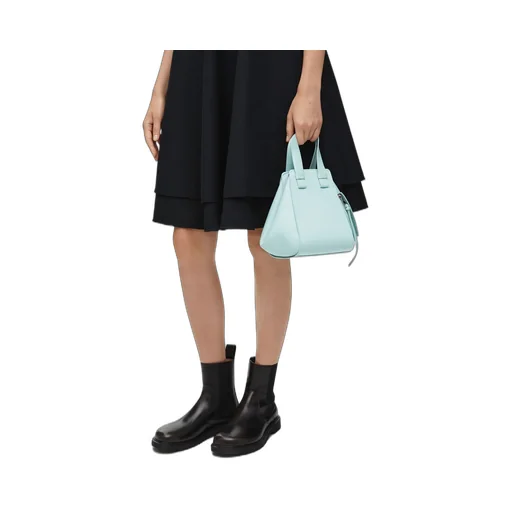 Compact Hammock bag in classic calfskin