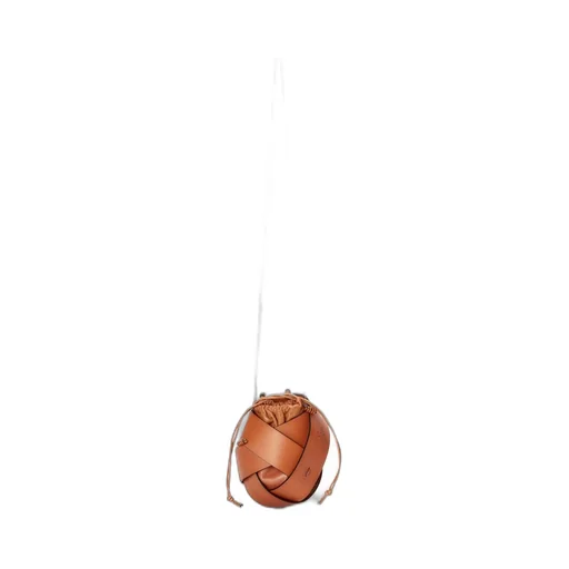 Interlaced pocket in calfskin