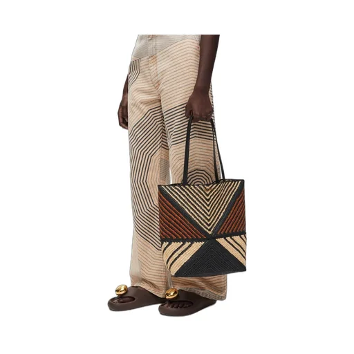 Puzzle Fold Tote in raffia