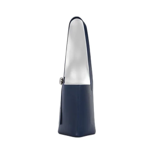 Medium Pebble bucket in mellow calfskin