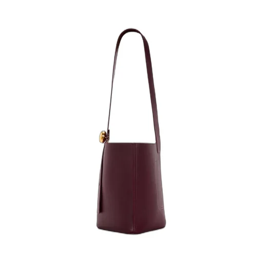 Medium Pebble bucket in mellow calfskin