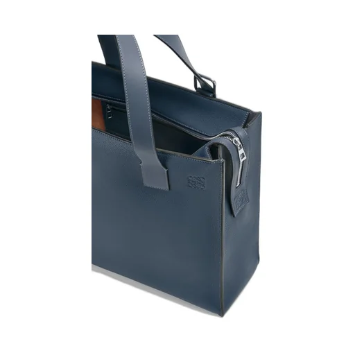 Buckle Zip tote in soft grained calfskin