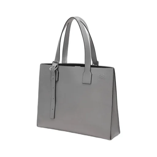 Buckle Horizontal Tote in classic calfskin