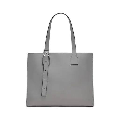 Buckle Horizontal Tote in classic calfskin