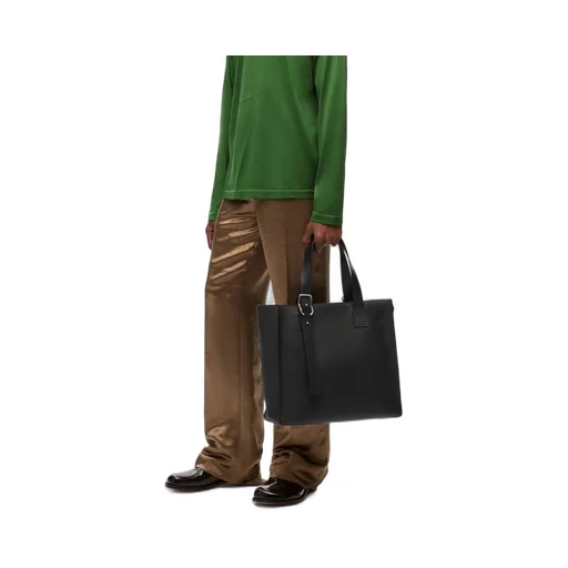 Buckle Horizontal Tote in classic calfskin