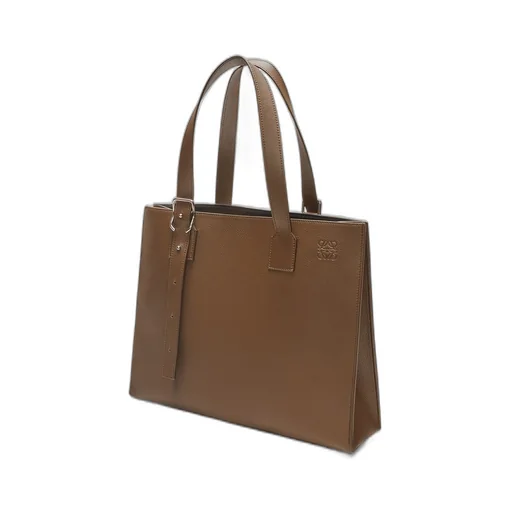 Buckle Horizontal Tote in classic calfskin