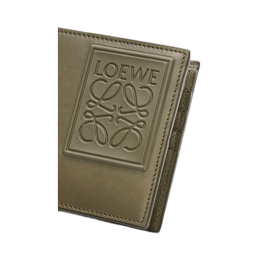Bifold wallet in satin calfskin
