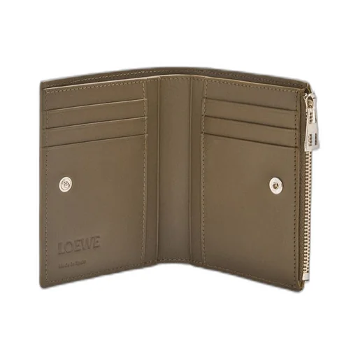 Slim compact wallet in shiny calfskin