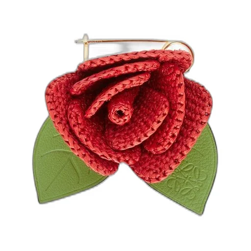 Rose pin in raffia and brass